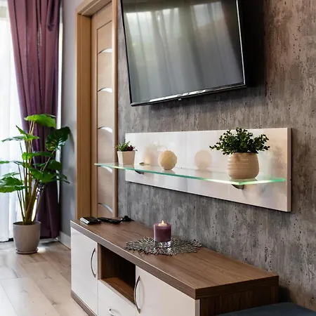 Lawendowy Z Garazem, Tarasem I Widokiem Na Sniezke Triventi アパート *